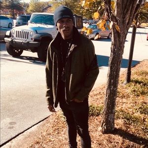 Meet your Posher, Deandre